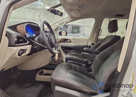 2022 Chrysler Voyager Lx z USA, uszkodzony, nr VIN 2C4RC1CG4NR102816